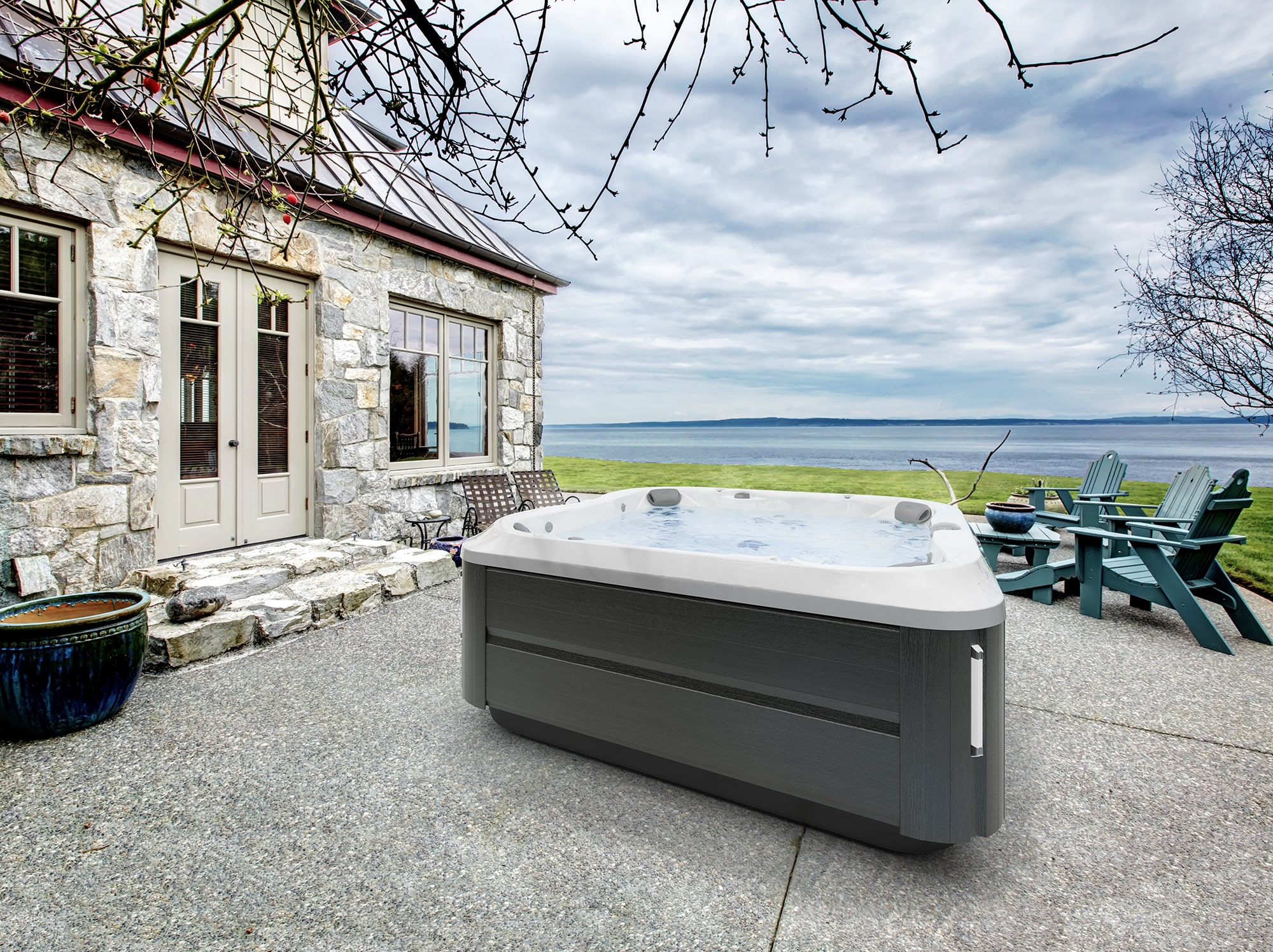 J-385 Jacuzzi Hot Tub in Manitoba